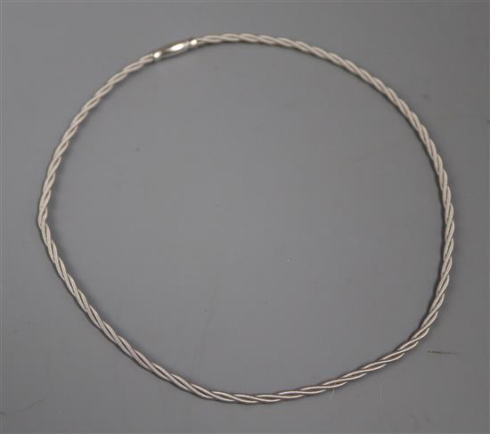 An 18ct white gold ropetwist necklace with barrel screw clasp